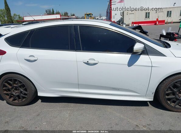 1FADP3L90JL213531 2018 FORD FOCUS ST Белый Вид задней части салона