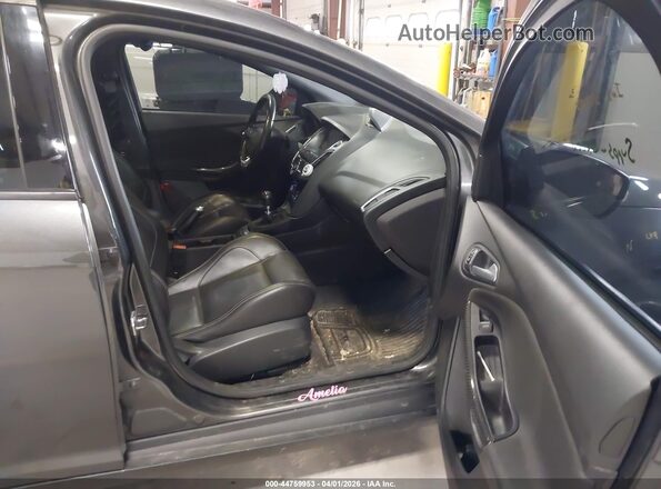1FADP3L94JL282397 2018 FORD FOCUS ST Серый Вид салона спереди