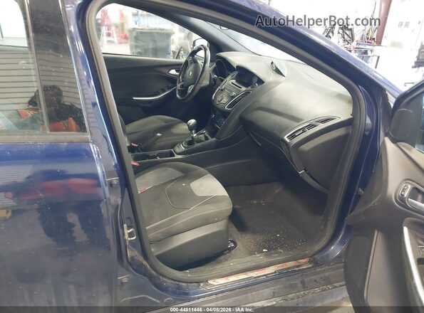 1FADP3L99HL348002 2017 FORD FOCUS Blue Вид салону спереду