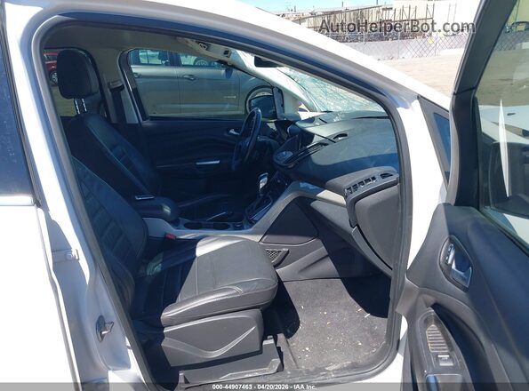 1FADP5CU0GL117469 2016 FORD C-MAX ENERGI White Front interior view
