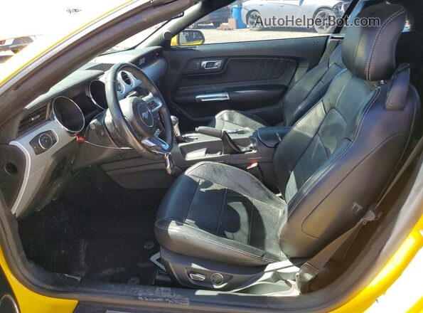 1FATP8UH2G5293152 2016 FORD MUSTANG Yellow Front interior view