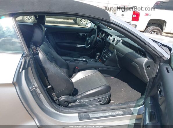 1FATP8UH2L5125991 2020 FORD MUSTANG Gray Front interior view