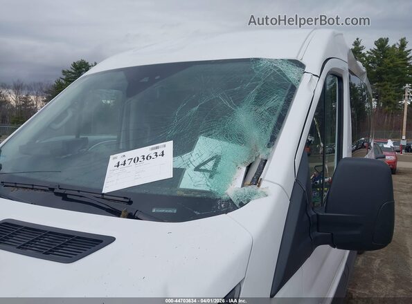 1FBAX2C80PKB15990 2023 FORD PASSENGER White Widok z przodu