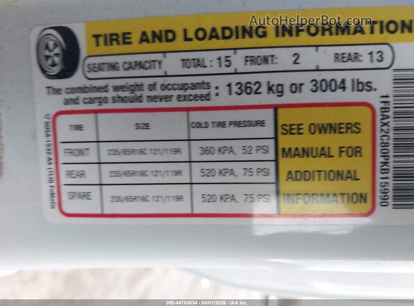 1FBAX2C80PKB15990 2023 FORD PASSENGER White Widok komory silnika