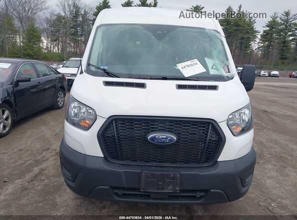 1FBAX2C80PKB15990 2023 FORD PASSENGER White Widok wnętrza z tyłu