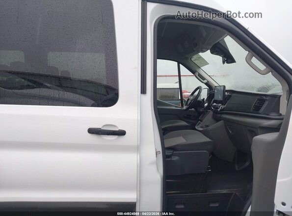 1FBAX2C83TKA07969 2026 FORD PASSENGER White წინა სალონის ხედი
