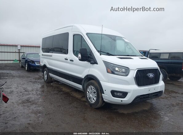 1FBAX2C83TKA07969 2026 FORD PASSENGER White უკანა სალონის ხედი