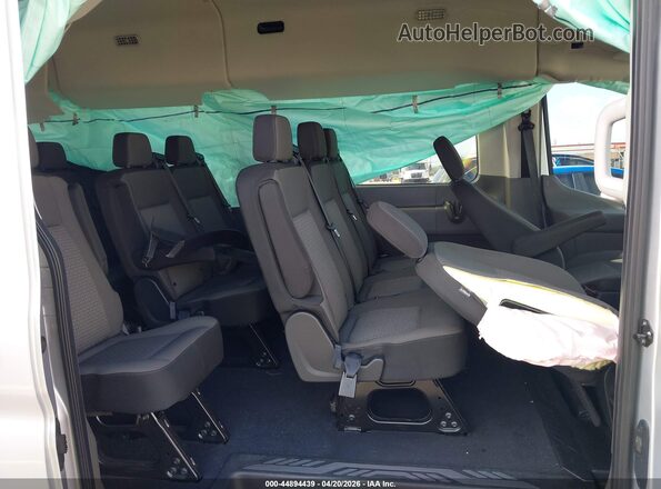 1FBAX2C87RKA83476 2024 FORD PASSENGER Silver VIN կոդի պիտակի տեսք