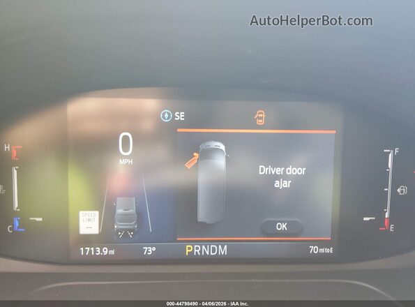 1FBAX2Y82TKA51941 2026 FORD PASSENGER White Հետևի նստատեղերի տեսք