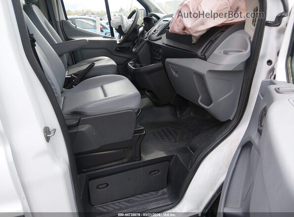 1FBZX2CM3HKA87992 2017 FORD TRANSIT-350 White Вид салону спереду