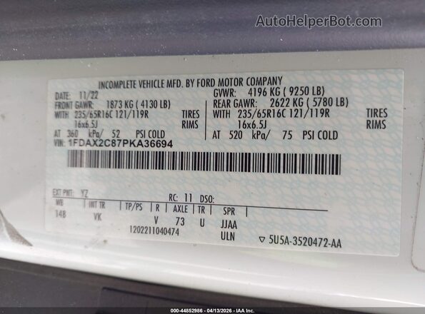 1FDAX2C87PKA36694 2023 FORD PASSENGER White Vista del compartimento del motor