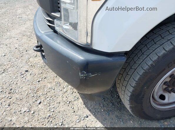 1FDBF2A68HEE07189 2017 FORD F-250 White Vista interior trasera