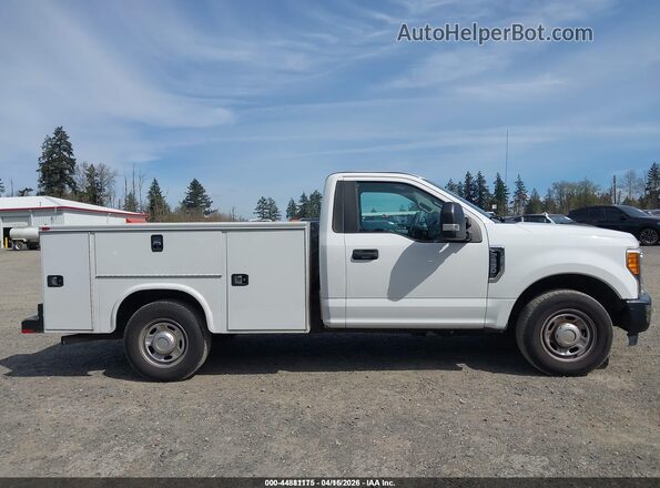 1FDBF2A68HEE07189 2017 FORD F-250 White 