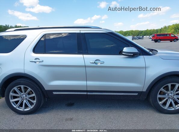 1FM5K7F81GGA57259 2016 FORD FORD EXPLORER Silver Vista interior trasera