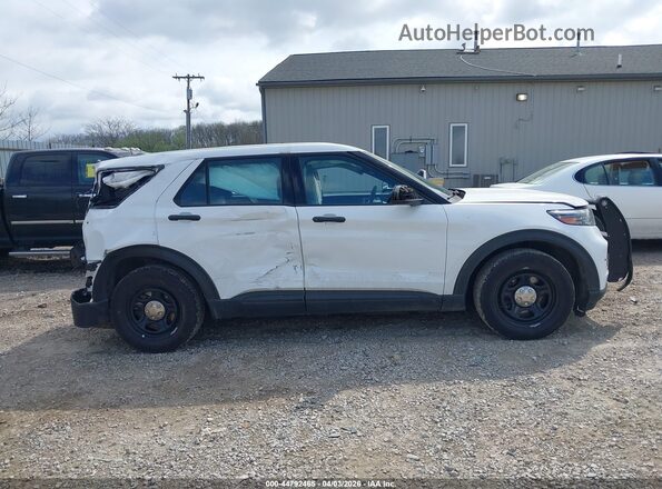 1FM5K8AB7SGA35476 2025 FORD POLICE INTERCEPTOR White 360 interior view