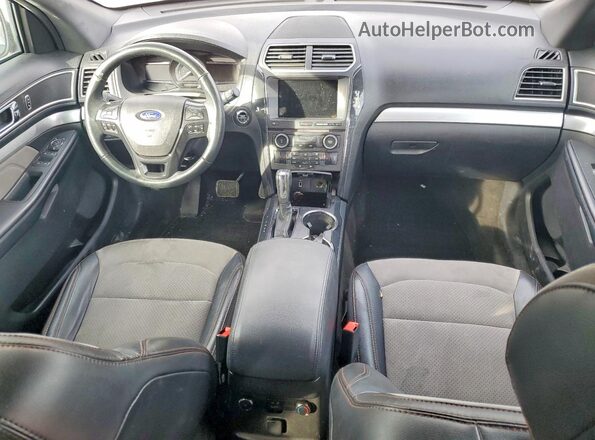 1FM5K8D81HGD10087 2017 FORD FORD EXPLORER Gray Widok deski rozdzielczej