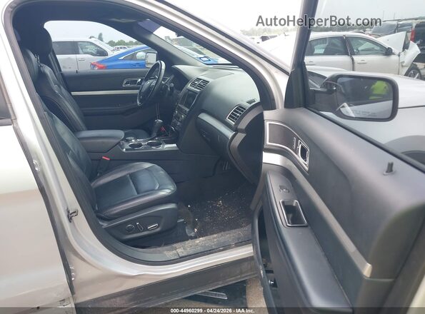 1FM5K8D83HGD43964 2017 FORD FORD EXPLORER Silver Սալոնի դիմացի տեսք