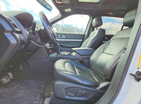 1FM5K8D89HGD47100 2017 FORD FORD EXPLORER White Вид салону спереду