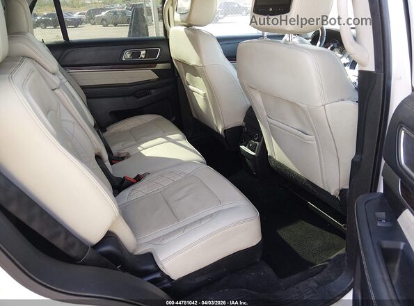 1FM5K8HT7HGC05830 2017 FORD FORD EXPLORER Белый Вид наклейки с VIN-кодом
