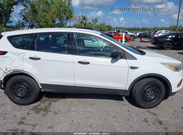 1FMCU0F70HUD02278 2017 FORD ESCAPE White Вид задньої частини салону