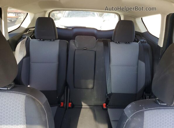 1FMCU0GD0HUC55662 2017 FORD ESCAPE Blue Widok tylnych siedzeń