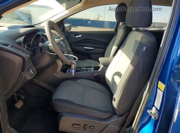 1FMCU0GD0HUC55662 2017 FORD ESCAPE Blue Widok wnętrza z przodu
