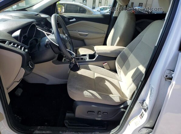 1FMCU0GD7JUB03352 2018 FORD ESCAPE White Սալոնի դիմացի տեսք
