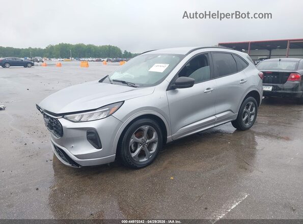 1FMCU0MN7PUB12770 2023 FORD ESCAPE Серебряный Передняя левая четверть