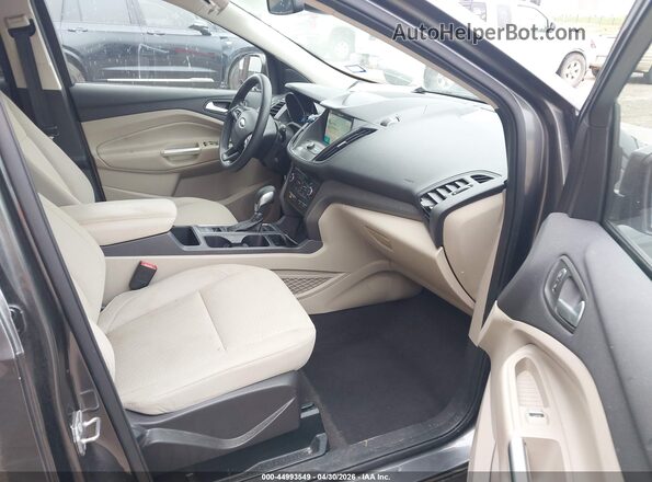 1FMCU9GD2KUB33347 2019 FORD ESCAPE Silver Widok wnętrza z przodu