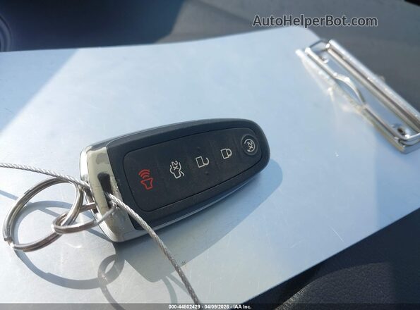 1FMCU9GD7KUB64836 2019 FORD ESCAPE White Вид панелі приладів