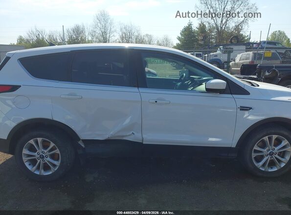 1FMCU9GD7KUB64836 2019 FORD ESCAPE White Вид задньої частини салону
