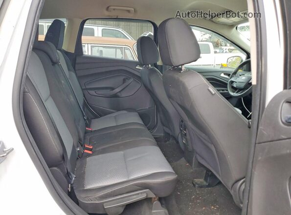 1FMCU9GDXHUD43672 2017 FORD ESCAPE Белый Вид задней части салона