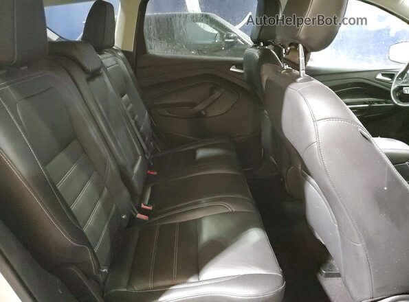 1FMCU9HD0JUD08353 2018 FORD ESCAPE White Widok wnętrza z tyłu