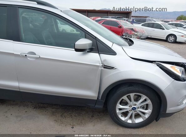 1FMCU9HD4KUB62895 2019 FORD ESCAPE Silver 