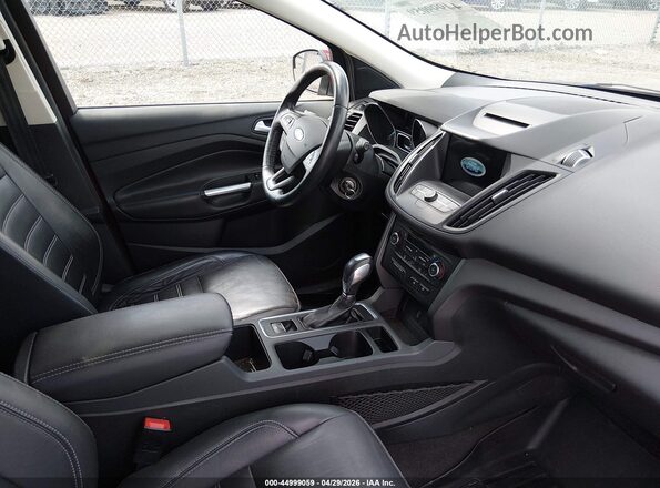 1FMCU9HDXJUB59286 2018 FORD ESCAPE Красный Вид салона спереди