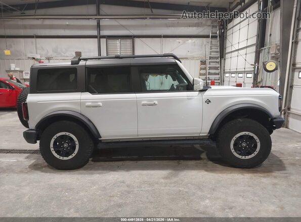 1FMEE5DP5NLB33415 2022 FORD BRONCO White 360 interior view