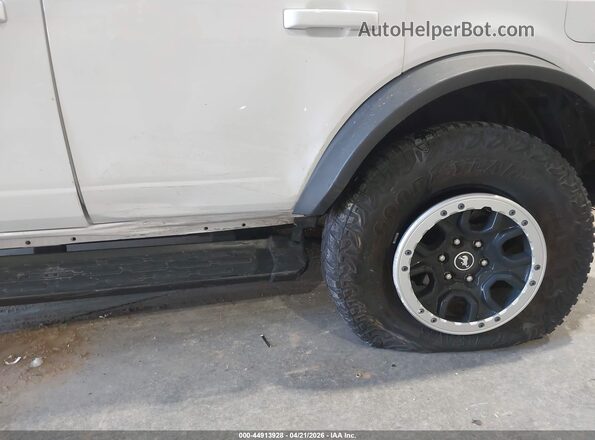 1FMEE5DP5NLB33415 2022 FORD BRONCO White Front view