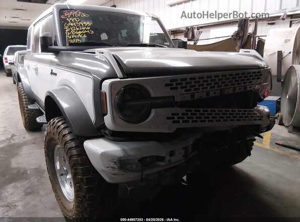 1FMEE5DP5NLB66043 2022 FORD BRONCO Белый Вид спереди