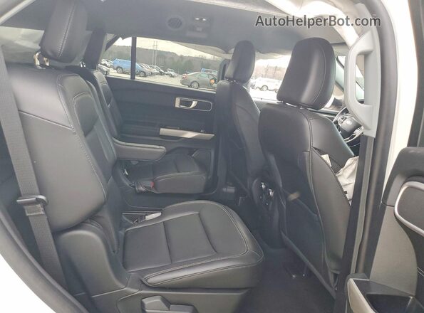 1FMSK7DH4NGA35677 2022 FORD FORD EXPLORER Белый Вид задней части салона