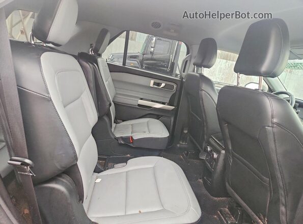 1FMSK8DH4MGA70532 2021 FORD FORD EXPLORER Gray Widok wnętrza z tyłu