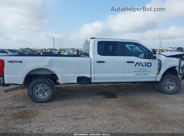 1FT7W2BA8PEE19483 2023 FORD F-250 White Widok wnętrza z tyłu