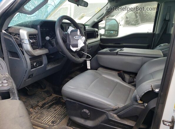 1FT7W2BT2RED03331 2024 FORD F250 White Вид салону спереду