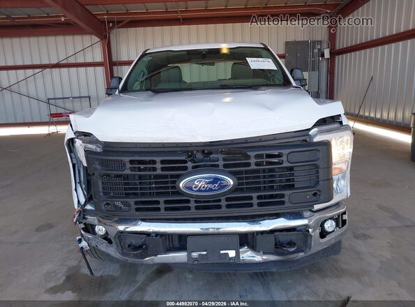1FT7X2AA2SEC23000 2025 FORD F-250 Белый Вид задней части салона
