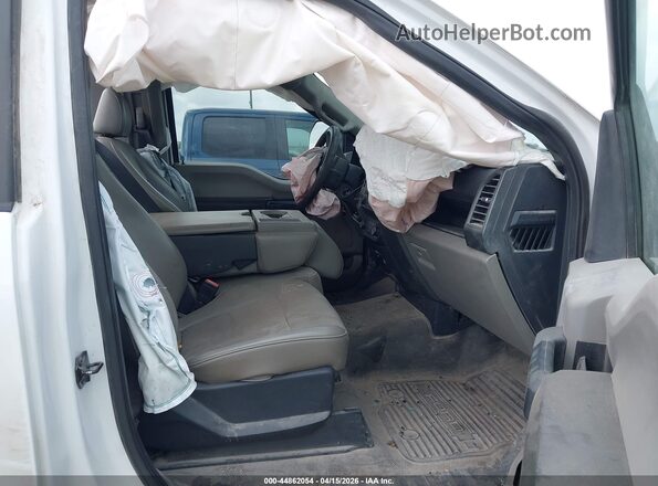 1FTBF2AT4NEC86957 2022 FORD F-250 White Вид салону спереду