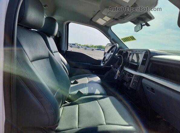 1FTBF2BA4REC60247 2024 FORD F250 White Հետևի նստատեղերի տեսք