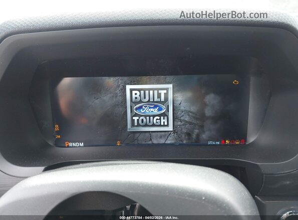 1FTEW3LP2TFA13915 2026 FORD F150 Red Widok tylnych siedzeń