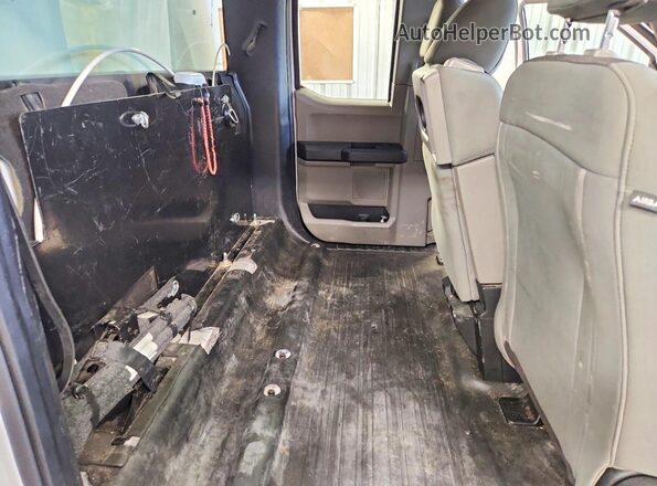 1FTEX1C56JKF06324 2018 FORD F150 White Widok tylnych siedzeń
