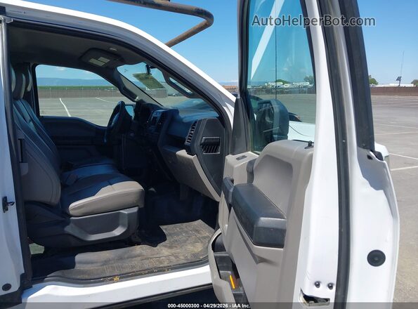 1FTEX1CF5GKD81530 2016 FORD F150 White Вид салону спереду