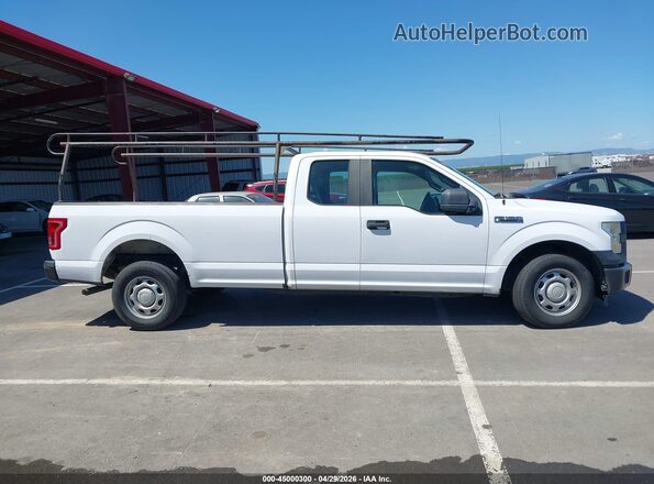 1FTEX1CF5GKD81530 2016 FORD F150 White Вид задньої частини салону