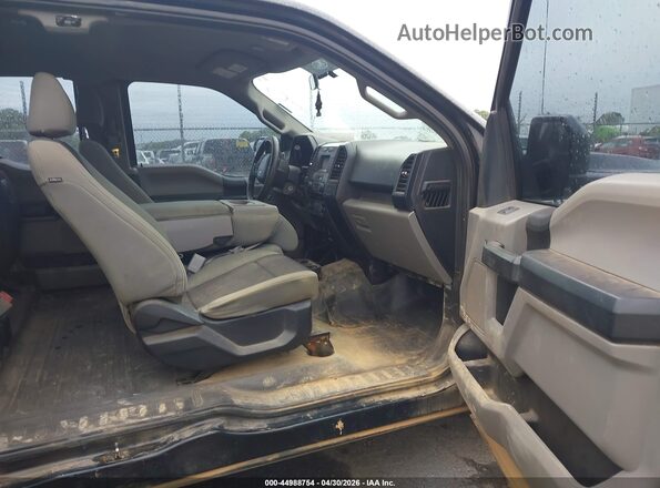 1FTEX1CP3GKD61592 2016 FORD F150 Черный Вид салона спереди
